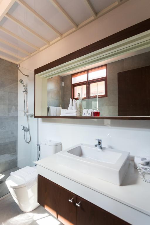 Amatapura Beachfront Villa 15, Sha Certified Ao Nam Mao Exteriör bild